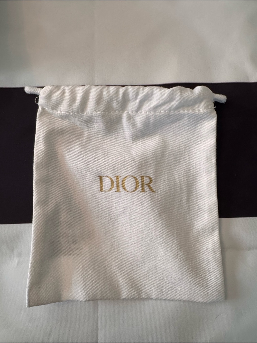 Dior White and Gold Branded Drawstring Pouch - Picture 6 of 8